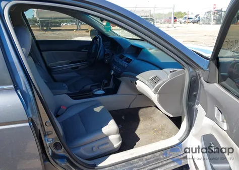 2010 Honda Accord 3.5 Ex-L из США, поврежденный, VIN 1HGCP3F86AA023657